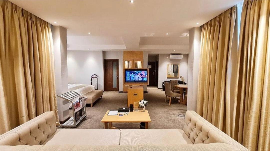 The Grand Palace Hotel Singine Ngoại thất bức ảnh