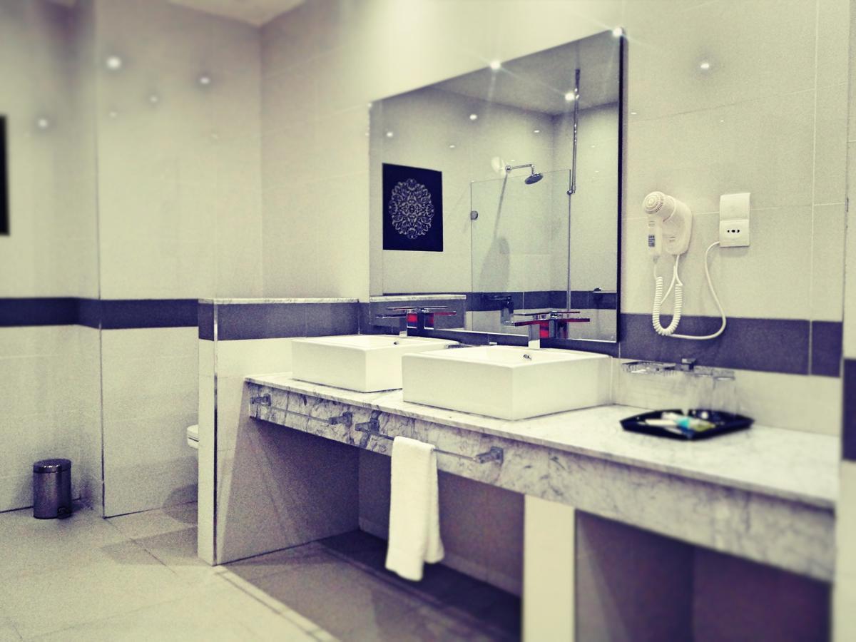 The Grand Palace Hotel Singine Phòng bức ảnh
