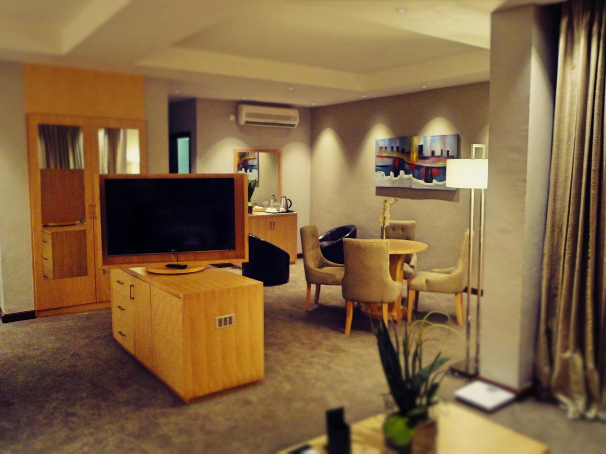 The Grand Palace Hotel Singine Phòng bức ảnh